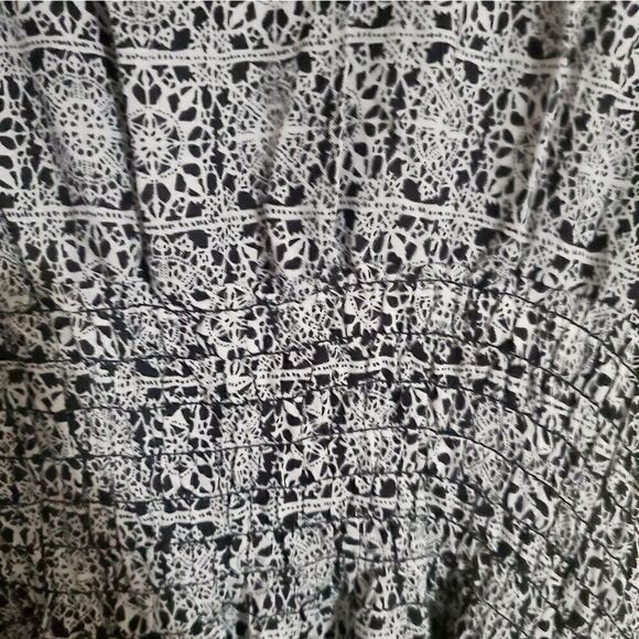 Dress    - Picture 6 of 7